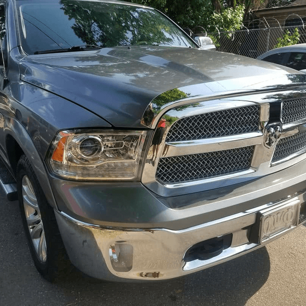 auto body and collision repair work at Sisaket Paint & Body in Jacksonville